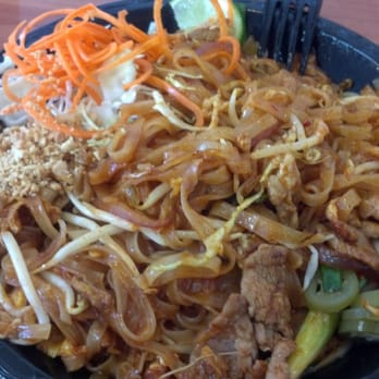 MaDee Thai Kitchen - Pad thai - Thai Near Me - Costa Mesa, California