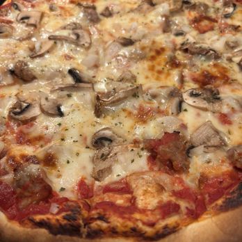 Caradaro Club - The classic - Pizza Near Me - Milwaukee, Wisconsin