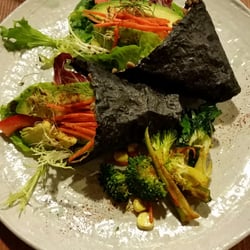 綠野林.生.活.素餐廳 - Great avocado wrap with crunchy and fresh ingredients