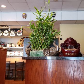 Lucky Liu's - Waiting area view. - Asian Fusion Near Me - Milwaukee, Wisconsin