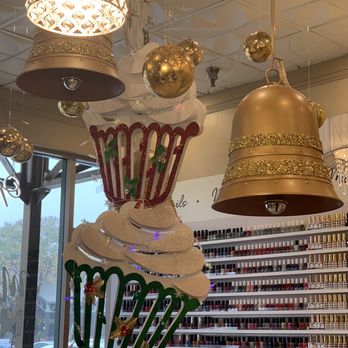 Marigold Nails - Beautiful cupcake decor for Christmas - Nail Salons Near Me - San Luis Obispo, California Marigold Nails - Beautiful cupcake decor for Christmas - Nail Salons Near Me - San Luis Obispo, California