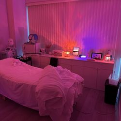 Sky Lo Vasco Esthetics - Relaxing vibes