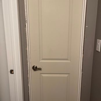 OC Professional Carpet Repair - Unfinished trim not painted door door was put on backwards - Carpet Installation Near Me - Anaheim, California OC Professional Carpet Repair - Unfinished trim not painted door door was put on backwards - Carpet Installation Near Me - Anaheim, California