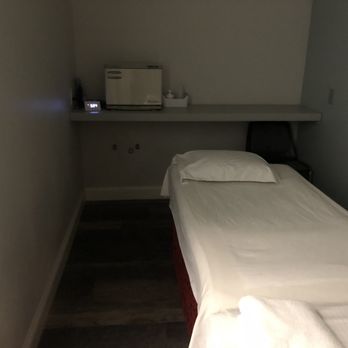 Bliss Spa - Private massage room! Very clean. If it is too cold, you can ask them to bring a heater in for you. - Massage Therapy Near Me - Perris, California