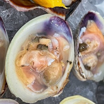 Fishwives - Raw clams in the shell - Seafood Near Me - Pasadena, California Fishwives - Raw clams in the shell - Seafood Near Me - Pasadena, California