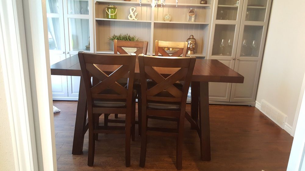 The Brick Furniture S 275 Fourth Ave St Catharines On
