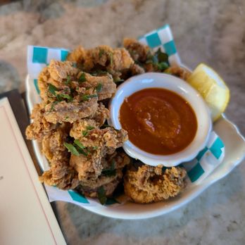 Queen's Raw Bar & Grill - Calamari - Seafood Near Me - Los Angeles, California Queen's Raw Bar & Grill - Calamari - Seafood Near Me - Los Angeles, California
