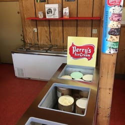 Johnsons Country Store - Ice Cream Shop