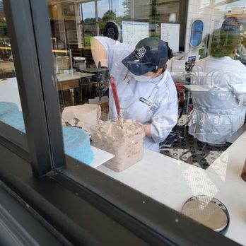 Paris Baguette - Making cake - Bakeries Near Me - Livingston, New Jersey Paris Baguette - Making cake - Bakeries Near Me - Livingston, New Jersey