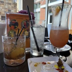 The Southerner By Tractors - Old fashioned and Hurricane... and pickle plate