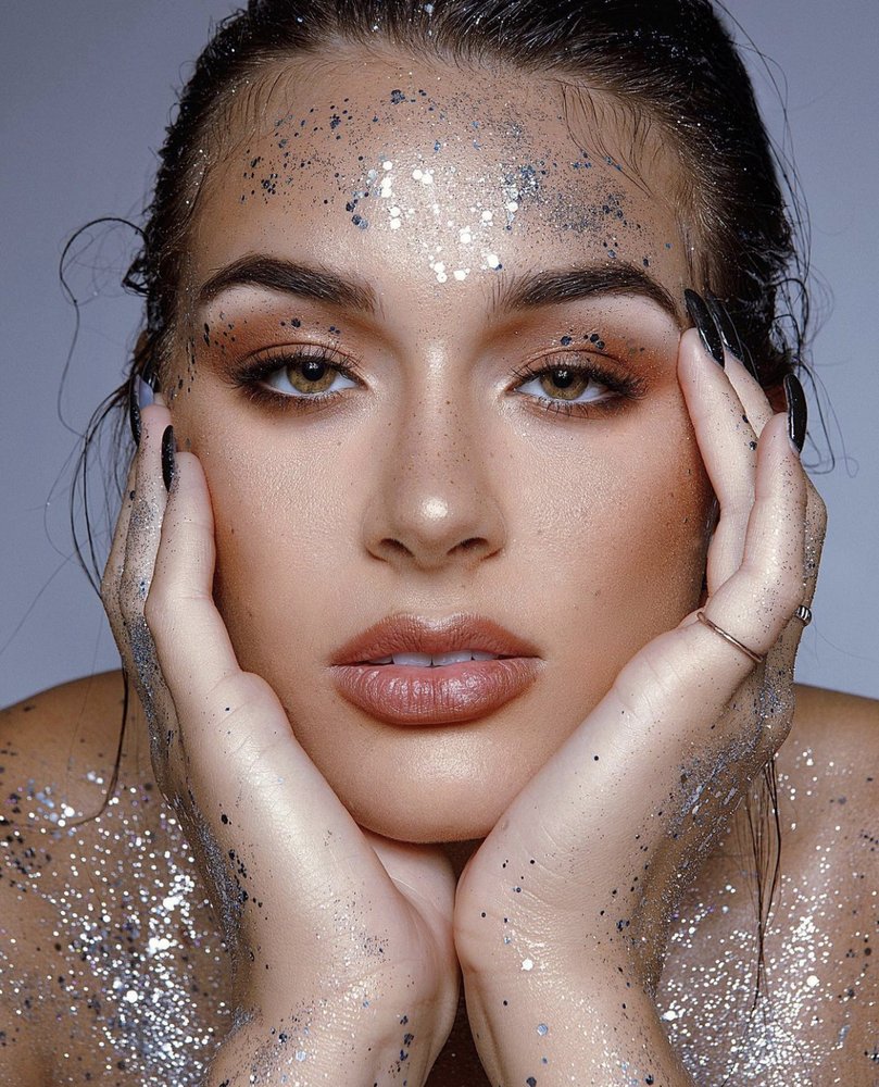 Makeup by Chelsey Jones Logo