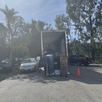 Sinatra Movers - Moving truck - Movers Near Me - Los Angeles, California Sinatra Movers - Moving truck - Movers Near Me - Los Angeles, California