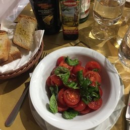 Tomato and basil, not on menu but vegan friendly available if you ask