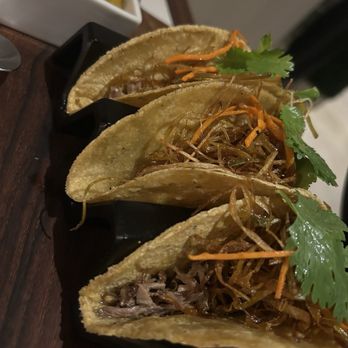 Maison Oh Lala! - Duck confit tacos with a mango chutney - Seafood Near Me - Playa del Carmen, ROO Maison Oh Lala! - Duck confit tacos with a mango chutney - Seafood Near Me - Playa del Carmen, ROO