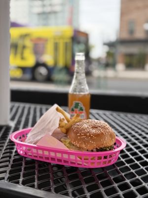 Main Burger by null