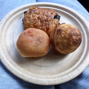 Bake Me Up - 09/02/23 Munker, Mini Pan Au Chocolat, Mini Berry Berliner - Bakeries Near Me - Kristiansand Bake Me Up - 09/02/23 Munker, Mini Pan Au Chocolat, Mini Berry Berliner - Bakeries Near Me - Kristiansand