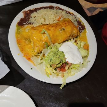 Tipicos Los Reyes - Large portion burrito - Salvadoran Near Me - Manassas, Virginia