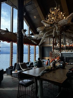 Six Seven Restaurant by null