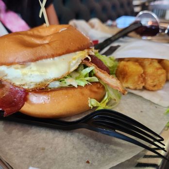 Bread Box Handcrafted Sandwiches - BLT - Sandwiches Near Me - Orlando, Florida Bread Box Handcrafted Sandwiches - BLT - Sandwiches Near Me - Orlando, Florida