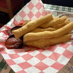 Renzo's Pizzeria and Trattoria - Hand rolled breadsticks
