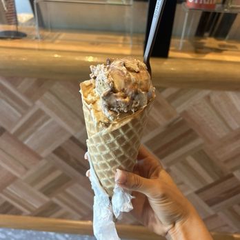 Salt & Straw - Ice Cream & Frozen Yogurt Near Me - Los Angeles, California Salt & Straw - Ice Cream & Frozen Yogurt Near Me - Los Angeles, California