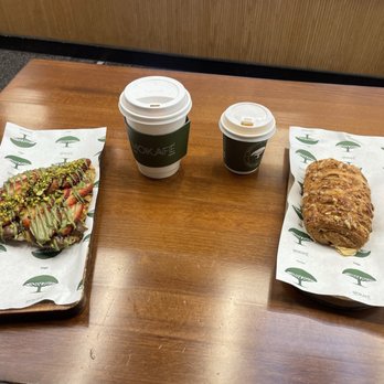Mokafe - Strawberry Nutella Croissant, Nutella Latte, Flat White, Spinach Ricotta Croissant - Coffee & Tea Near Me - New York, New York