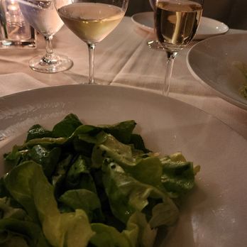 Harvest Table - Bibb salad with the best dressing - New American Near Me - St Helena, California