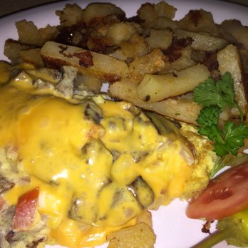Coyote Cafe - Burger omelette - Comfort Food Near Me - Vista, California