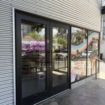 Dis And Bark - Pet Stores Near Me - Honolulu, Hawaii