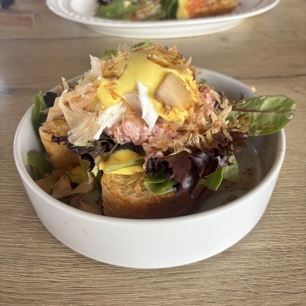 Rose Gose - Eggs Benedict with Beef Tartare - Wine Bars Near Me - Austin, Texas Rose Gose - Eggs Benedict with Beef Tartare - Wine Bars Near Me - Austin, Texas