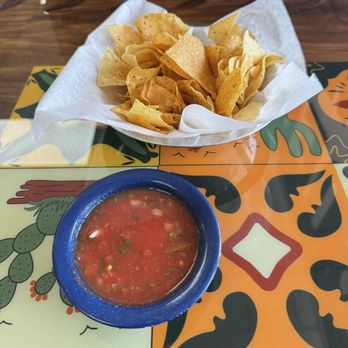 El Pueblito Mexican Cocina - Complementary chips & salsa - Mexican Near Me - Plano, Texas El Pueblito Mexican Cocina - Complementary chips & salsa - Mexican Near Me - Plano, Texas