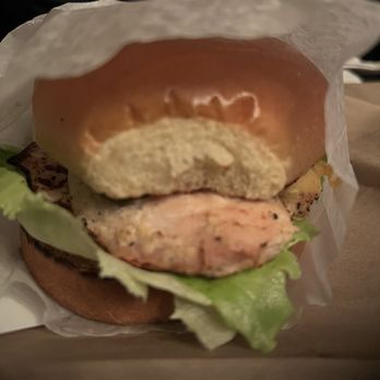 Elijah’s Automatic - Chicken burger - Burgers Near Me - Etobicoke, Ontario