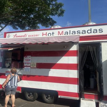 A Leonard's Bakery - Truck - Desserts Near Me - Waipahu, Hawaii