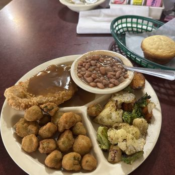 Wood's Riverbend Restaurant - Pork chops, pinto beans, grilled veggies, fried okra and a corn bread muffin - American Near Me - Mammoth Spring, Arkansas Wood's Riverbend Restaurant - Pork chops, pinto beans, grilled veggies, fried okra and a corn bread muffin - American Near Me - Mammoth Spring, Arkansas