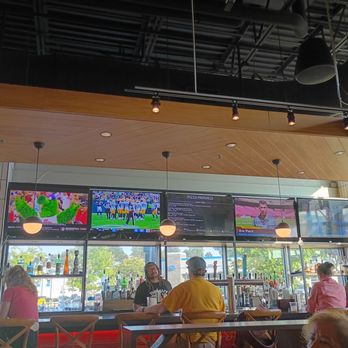 Andy's Pizza - Fairfax - The bar area with big screens...nice for a drink and a bite. - Pizza Near Me - Fairfax, Virginia