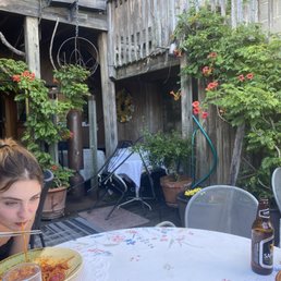 Outdoor patio! Outdoor patio!