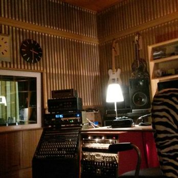 Tricone Studios - Recording & Rehearsal Studios Near Me - Berlin, BE