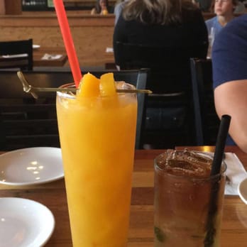 Bites Restaurant - Mango juice and sweet mint tea - New American Near Me - Forest Grove, Oregon
