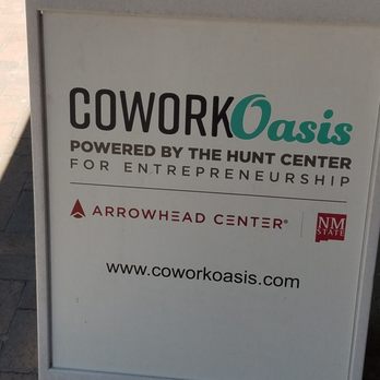 CoWork Oasis - Learning about social media marketing - Shared Office Spaces Near Me - El Paso, Texas CoWork Oasis - Learning about social media marketing - Shared Office Spaces Near Me - El Paso, Texas