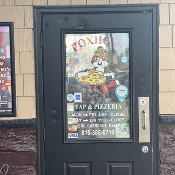 Foxhole Pizza And Pub - entrance - they refreshed the look - Pizza Near Me - McHenry, Illinois