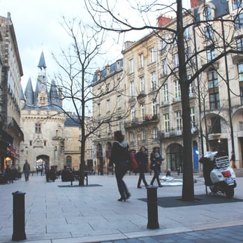 Place du Palais - Landmarks & Historical Buildings Near Me - Bordeaux, 33