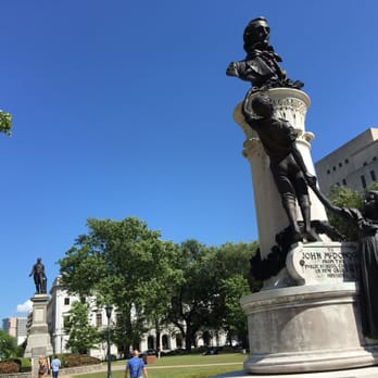 Lafayette Square - Parks Near Me - New Orleans, Louisiana