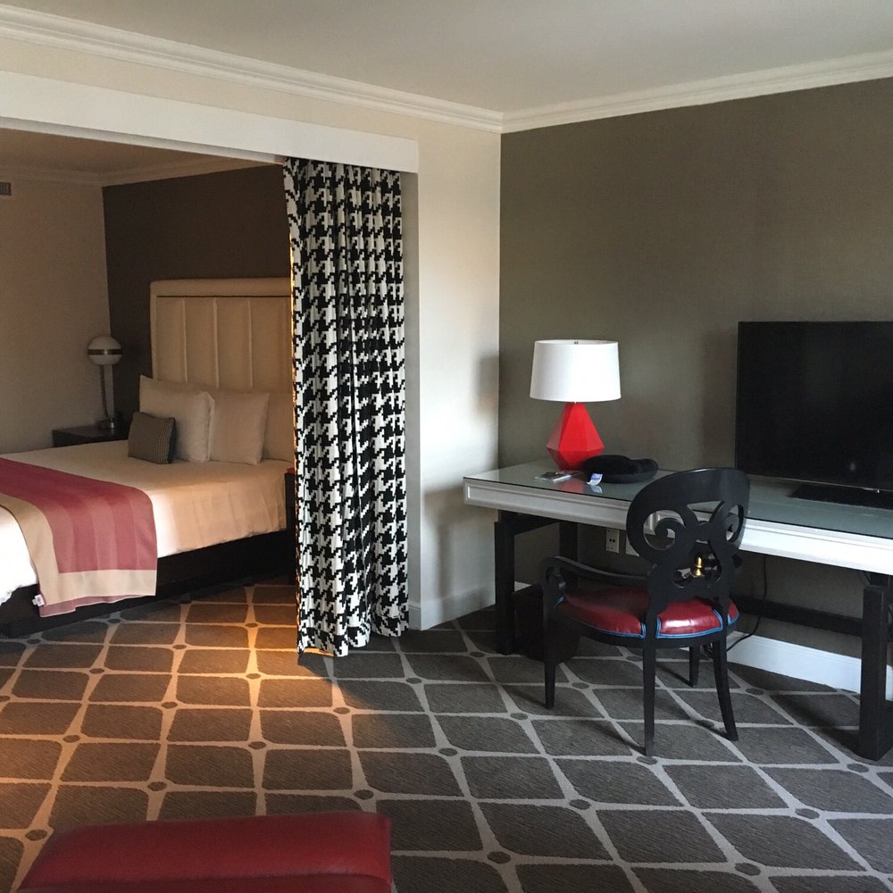 Hotel Commonwealth - Sitting area - Hotels Near Me - Boston, Massachusetts Hotel Commonwealth - Sitting area - Hotels Near Me - Boston, Massachusetts