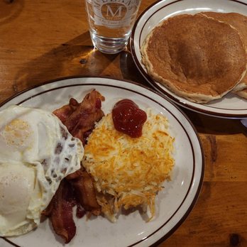 McLean's Ole Time Cafe - Amazing breakfast - Breakfast & Brunch Near Me - Zebulon, North Carolina