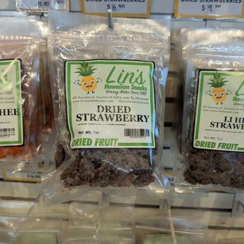Lin's Hawaiian Snacks - Favorite but strawberries are dark, not bright red as on website! - Bubble Tea Near Me - Honolulu, Hawaii