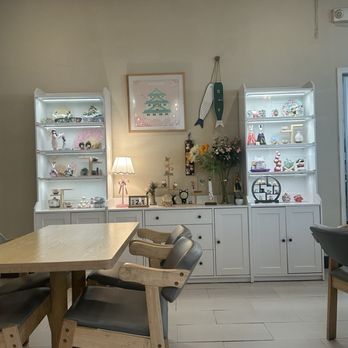 Hanami - Decor inside - Ramen Near Me - San Leandro, California