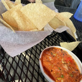 Chevys Fresh Mex - Chips and salsa - Mexican Near Me - Arlington, Virginia