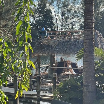Luau Chikee Hut - Tiki hut reathatching - Roofing Near Me Luau Chikee Hut - Tiki hut reathatching - Roofing Near Me