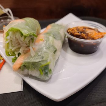 Hoja - Spring roll - Vietnamese Near Me - Iowa City, Iowa Hoja - Spring roll - Vietnamese Near Me - Iowa City, Iowa