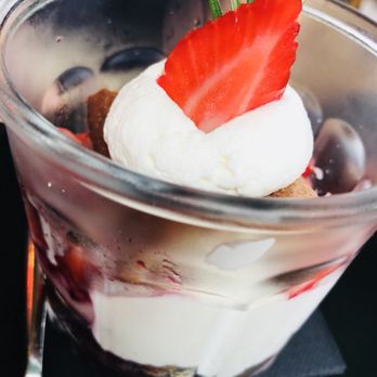 La Terrasse - Gateau aux Fraises - French Near Me - Bormes Les Mimosas, 83